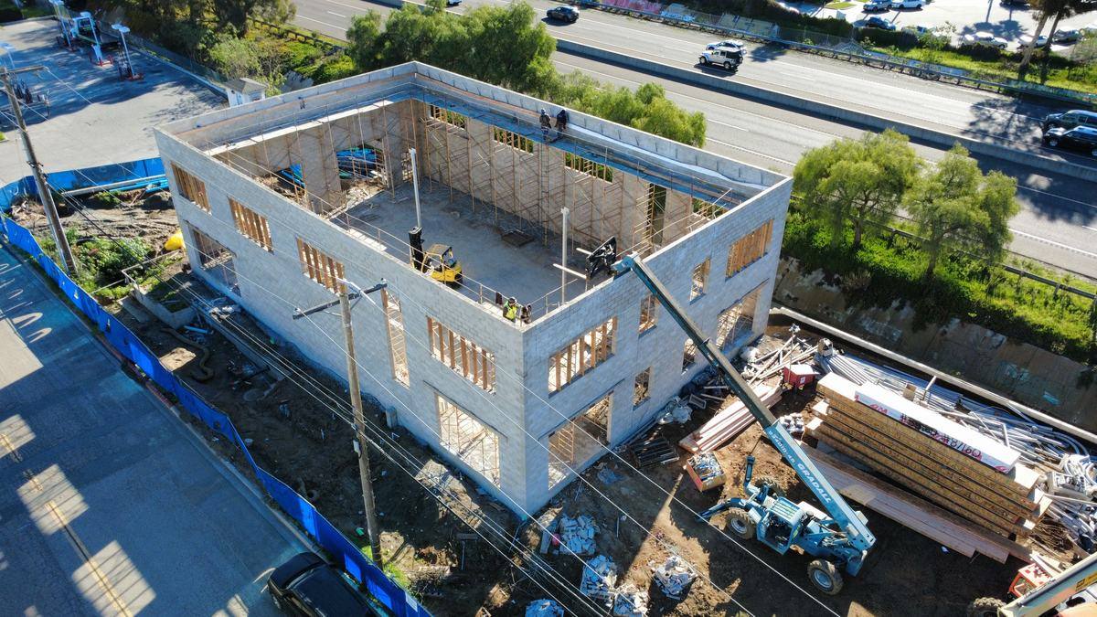 555 Light Industrial: panelized roof structures and mezzanines